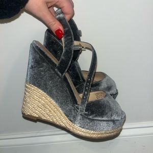 Zigisoho Velvet Wedges